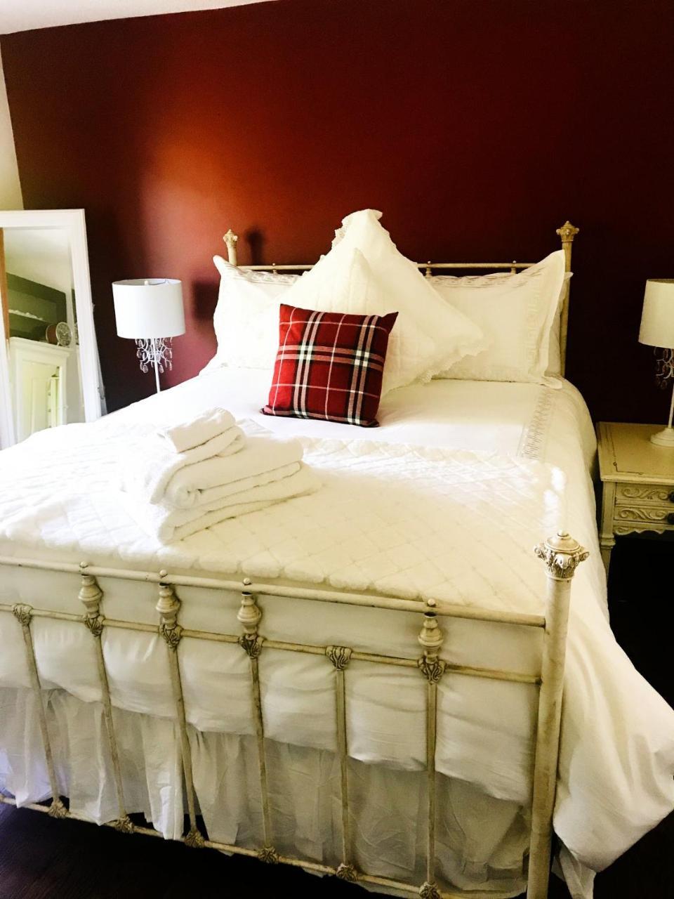 The Tartan House Bed & Breakfast Ajax Dış mekan fotoğraf