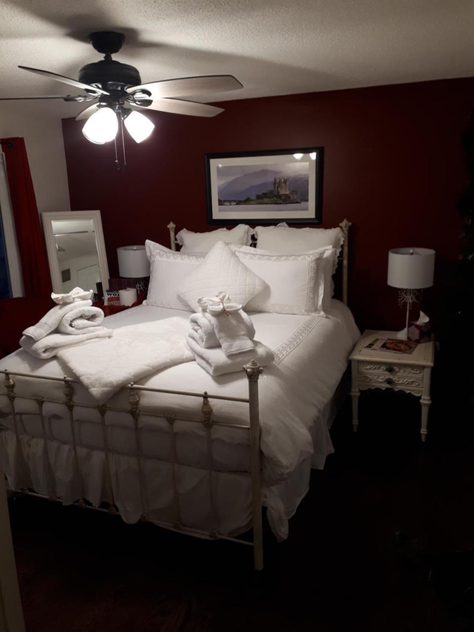 The Tartan House Bed & Breakfast Ajax Dış mekan fotoğraf